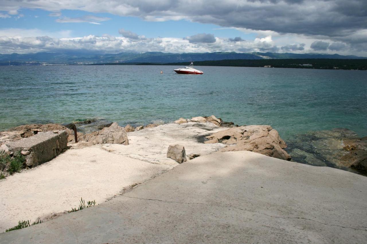 Apartments By The Sea Vantacici, Krk - 5347 Malinska Exterior foto