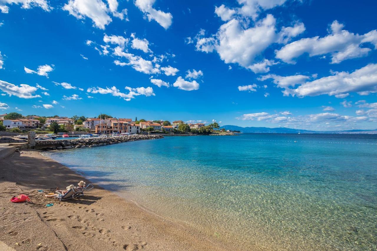 Apartments By The Sea Vantacici, Krk - 5347 Malinska Exterior foto